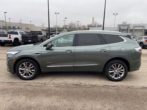 2022 Buick Enclave AWD Avenir