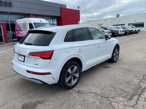 2024 Audi Q5 40 Premium Plus