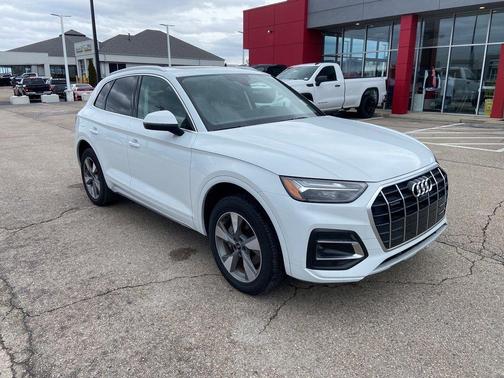 2024 Audi Q5 40 Premium Plus