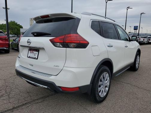 Glacier White 2017 Nissan Rogue S
