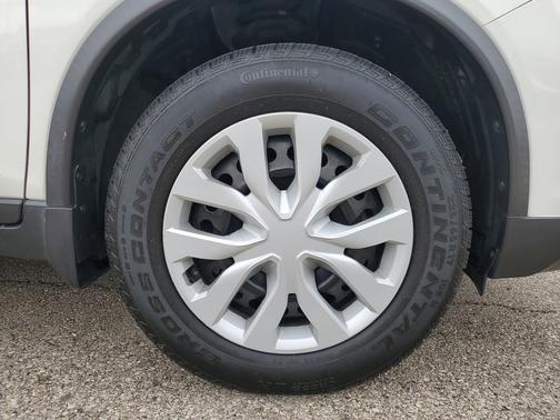 Glacier White 2017 Nissan Rogue S