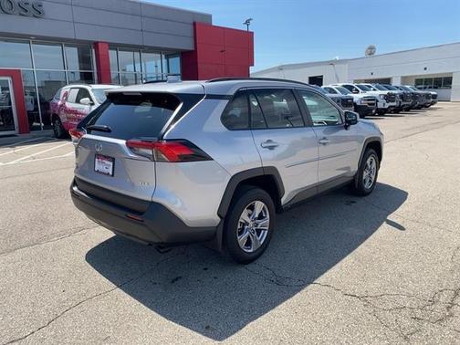 2022 Toyota RAV4 XLE