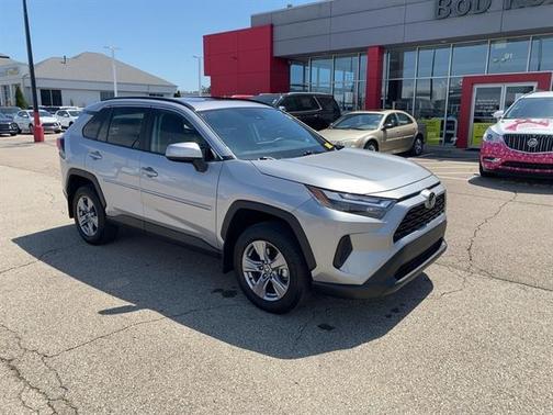 2022 Toyota RAV4 XLE