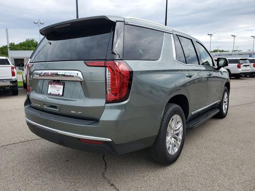 Frosted Pine Metallic 2023 GMC Yukon SLT
