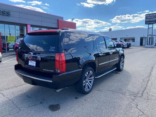 2013 Cadillac Escalade ESV Luxury