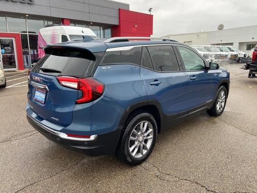 2024 GMC Terrain SLT