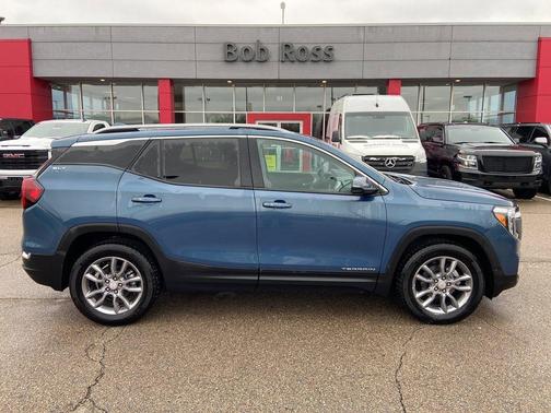 2024 GMC Terrain SLT