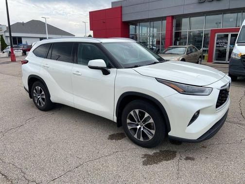 Blizzard Pearl 2021 Toyota Highlander XLE