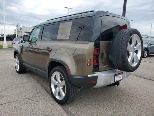 Gondwana Stone Metallic 2022 Land Rover Defender 110 SE
