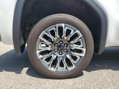 White Frost Tricoat 2024 GMC Sierra 1500 Denali Ultimate
