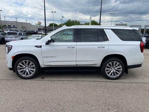 White Frost Tricoat 2023 GMC Yukon Denali