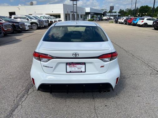 Ice Cap 2024 Toyota Corolla SE