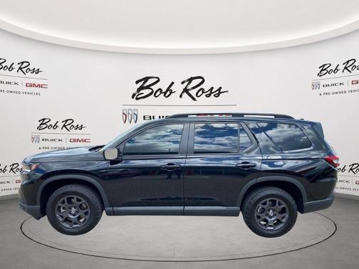 Crystal Black Pearl 2025 Honda Pilot TrailSport