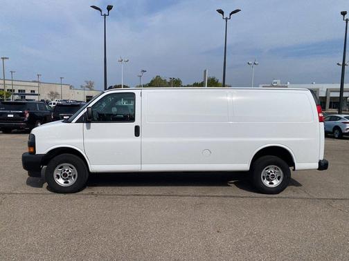 2023 GMC Savana 2500 Work Van