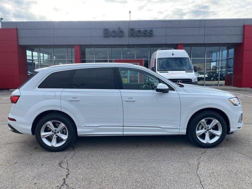 2023 Audi Q7 45 Premium Plus