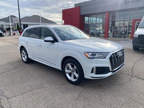 2023 Audi Q7 45 Premium Plus