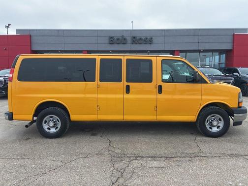 2017 Chevrolet Express 3500 LT