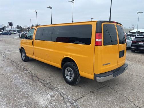 2017 Chevrolet Express 3500 LT