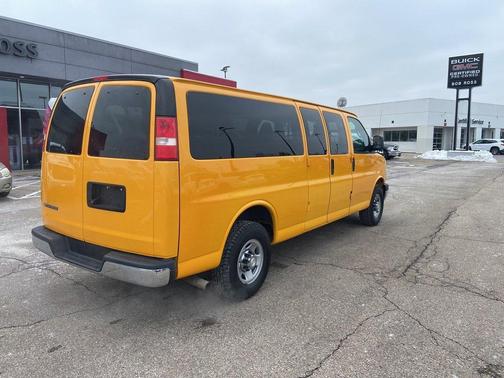 2017 Chevrolet Express 3500 LT
