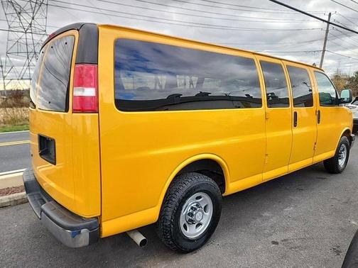 2017 Chevrolet Express 3500 LT