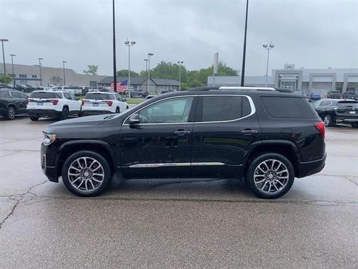 2022 GMC Acadia Denali