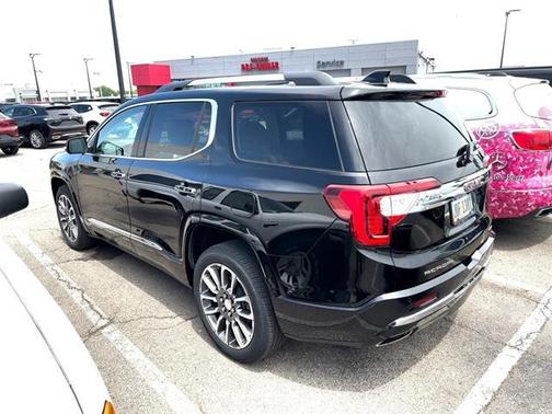 2022 GMC Acadia Denali