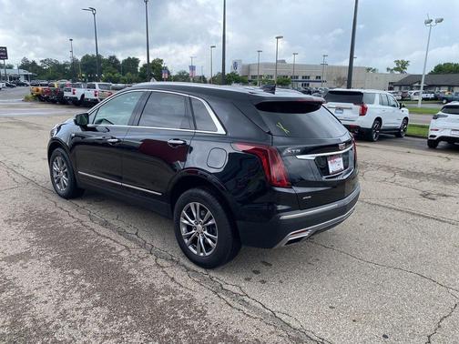 2022 Cadillac XT5 Premium Luxury