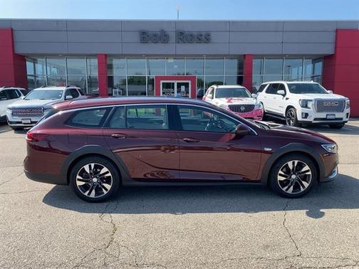 2018 Buick Regal TourX Essence