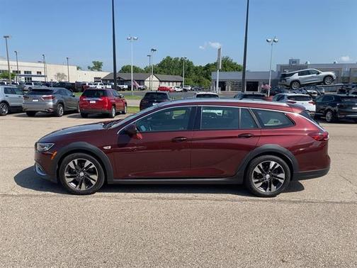 2018 Buick Regal TourX Essence