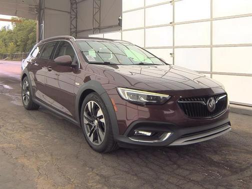 2018 Buick Regal TourX Essence