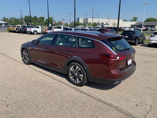 2018 Buick Regal TourX Essence