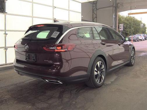 2018 Buick Regal TourX Essence