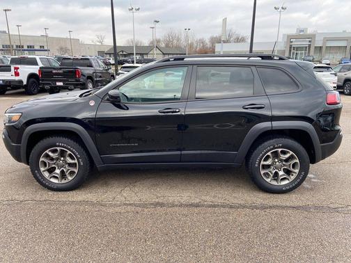 2022 Jeep Cherokee Trailhawk