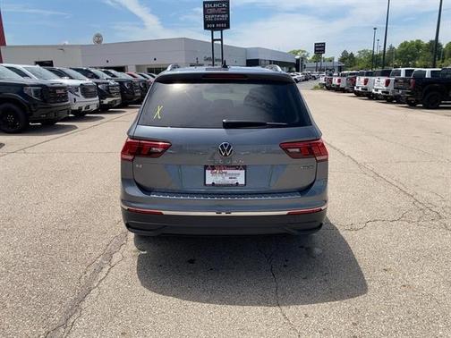2022 Volkswagen Tiguan 2.0T SE 4MOTION