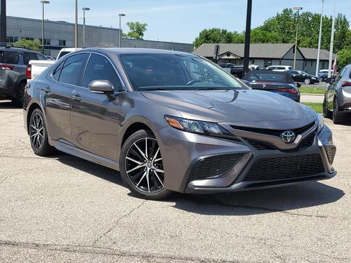 Predawn Gray Mica 2024 Toyota Camry SE