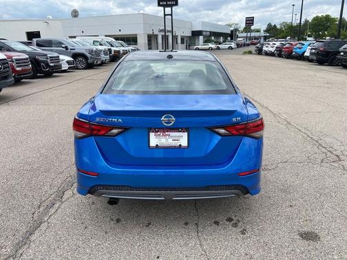 Electric Blue Metallic/Super Black 2022 Nissan Sentra SR