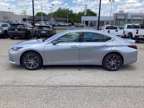 Iridium 2024 Lexus ES 250 Base