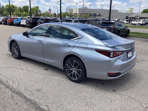 Iridium 2024 Lexus ES 250 Base
