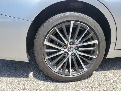 Iridium 2024 Lexus ES 250 Base