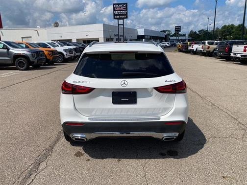 2021 Mercedes-Benz GLA 250 Base 4MATIC