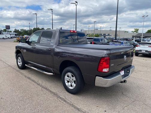 2019 RAM 1500 SLT