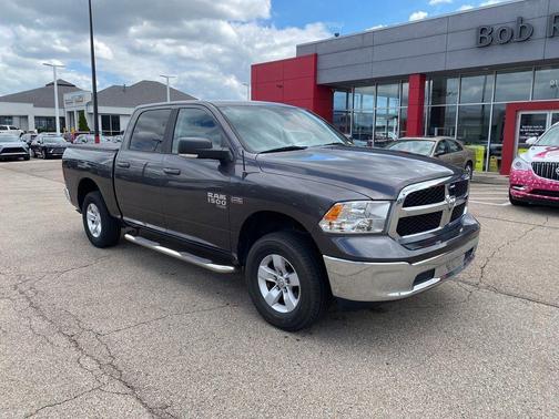 2019 RAM 1500 SLT