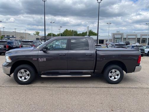 2019 RAM 1500 SLT