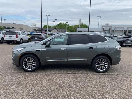 2022 Buick Enclave FWD Avenir