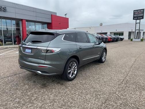 2022 Buick Enclave FWD Avenir