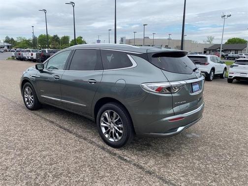 2022 Buick Enclave FWD Avenir