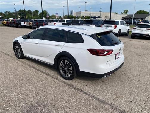 2018 Buick Regal TourX Essence