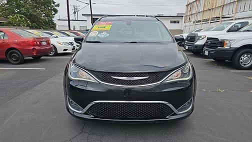 2017 Chrysler Pacifica Touring-L