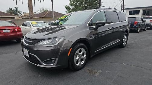 2017 Chrysler Pacifica Touring-L