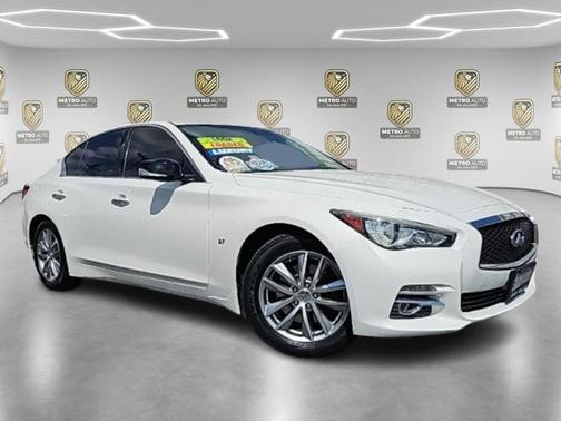 2015 INFINITI Q50 Premium